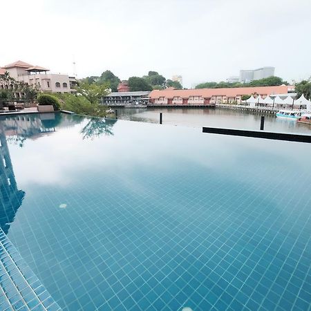 Luxury On Melaka River Buitenkant foto