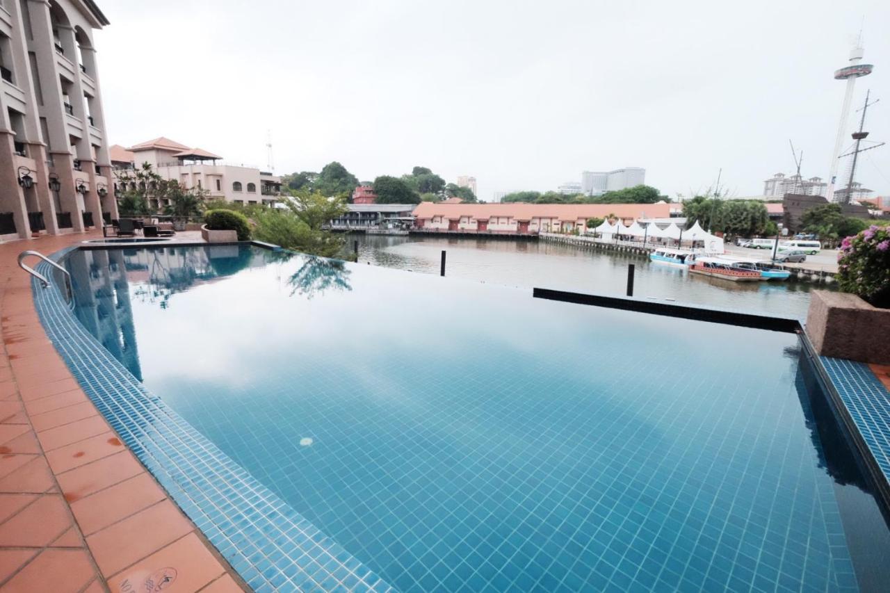 Luxury On Melaka River Buitenkant foto