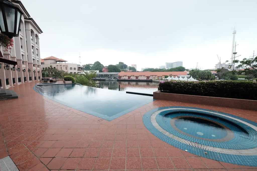 Luxury On Melaka River Buitenkant foto