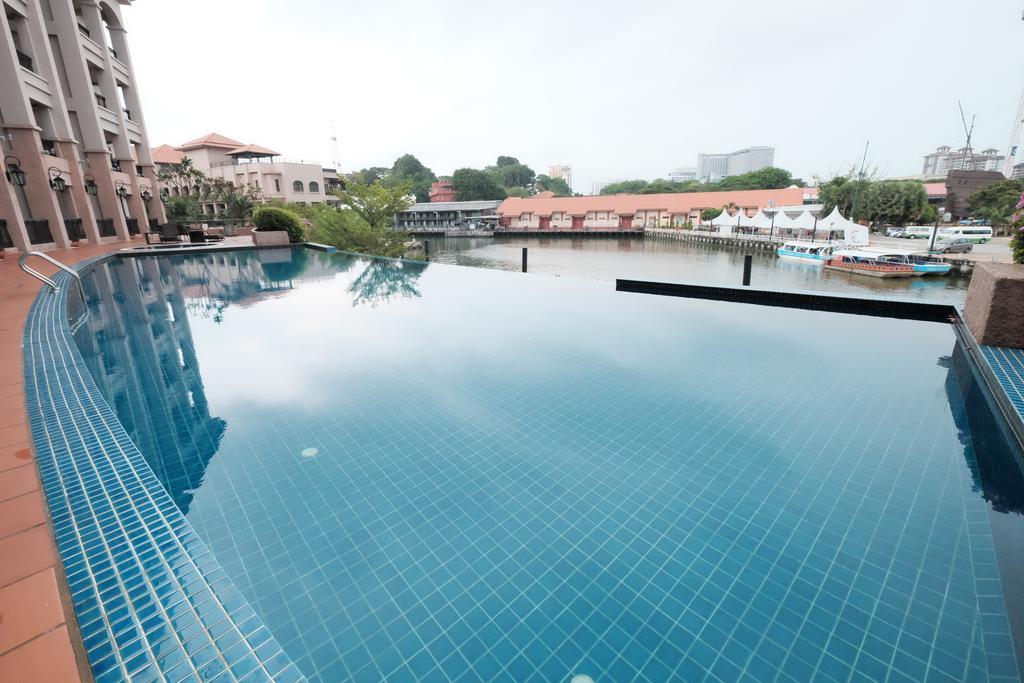 Luxury On Melaka River Buitenkant foto